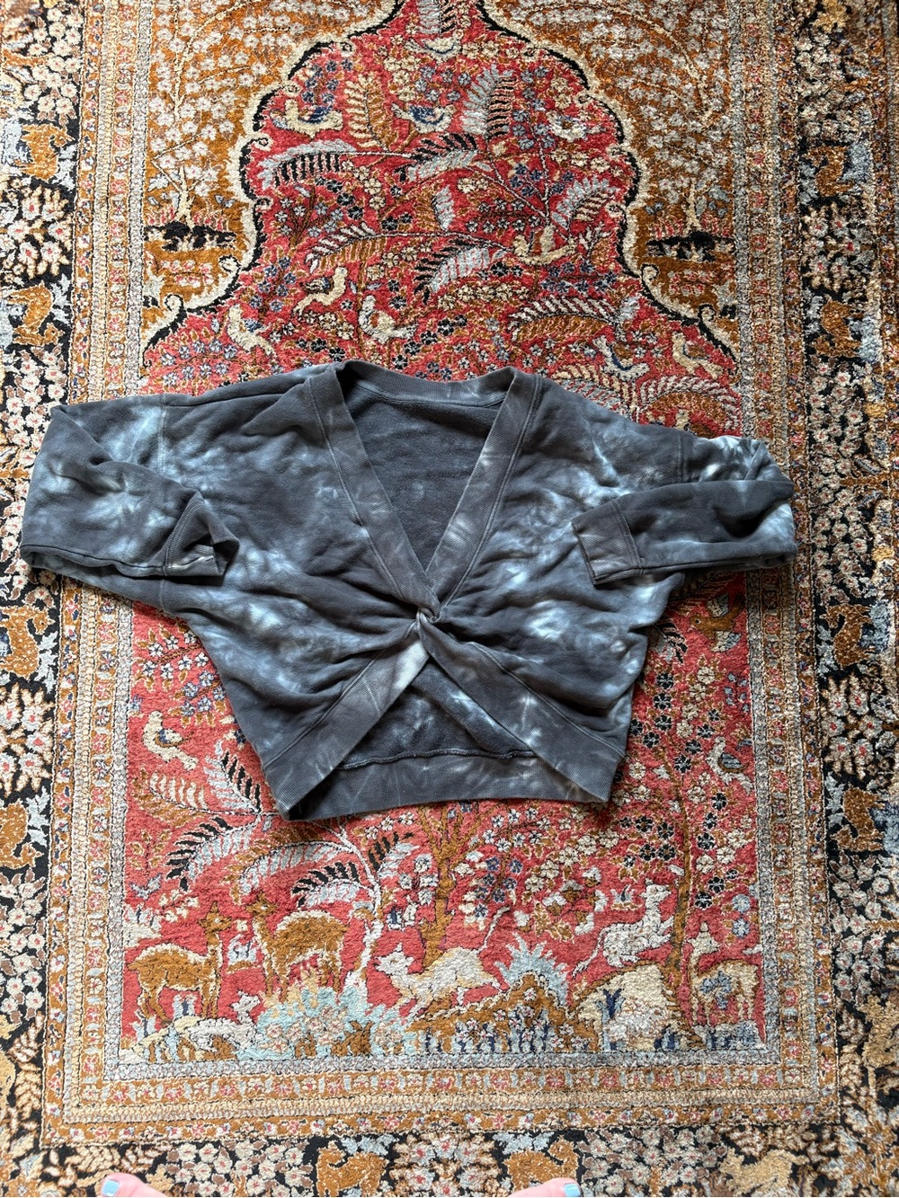 Twist-Front Cropped Sweatshirt in Washed Charcoal